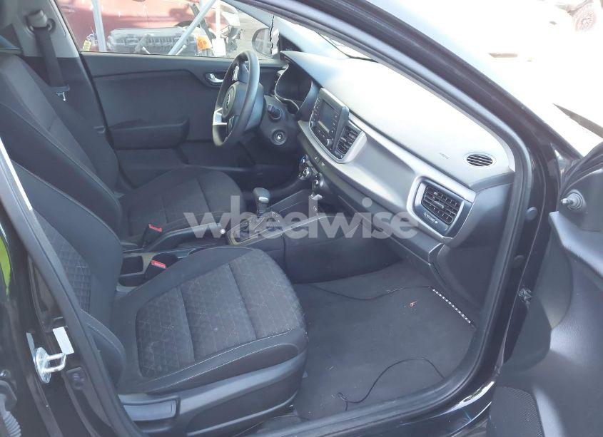 Photo 5 of 2018 Kia Rio LX (VIN 3KPA24AB8JE062986)