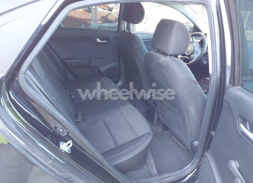 Photo 8 of 2018 Kia Rio LX (VIN 3KPA24AB8JE062986)