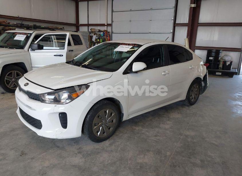 Photo 2 of 2018 Kia Rio S (VIN 3KPA24AB8JE071459)