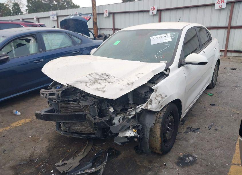 Photo 2 of 2019 Kia Rio S (VIN 3KPA24AB8KE205176)