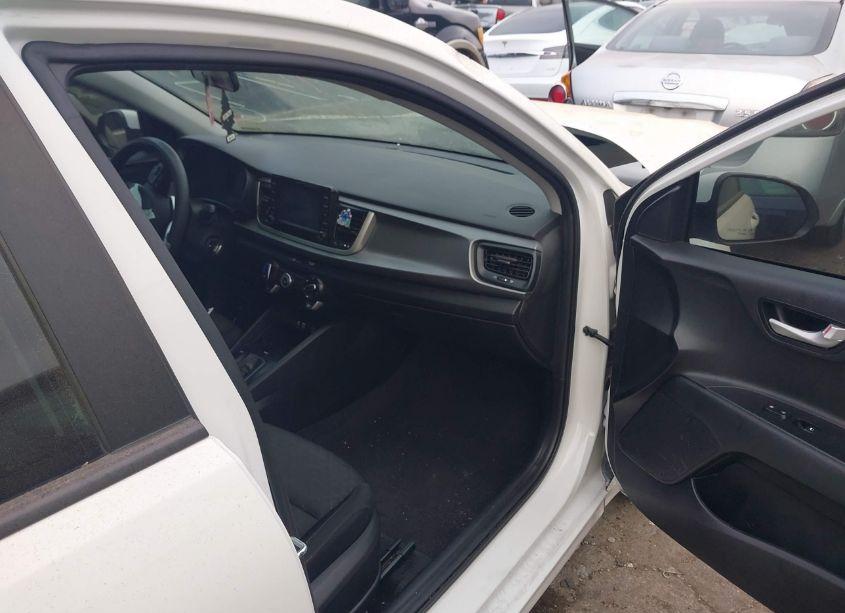 Photo 5 of 2019 Kia Rio S (VIN 3KPA24AB8KE205176)