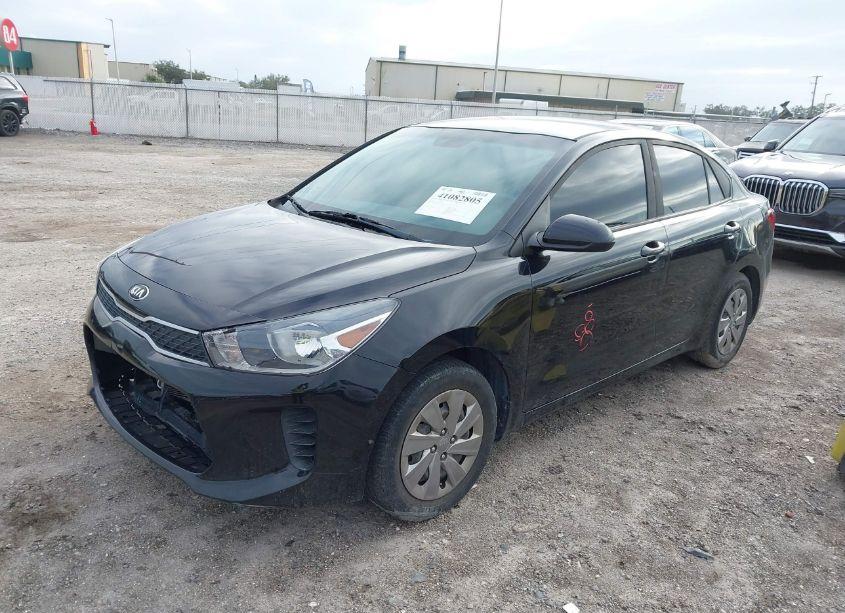 Photo 2 of 2019 Kia Rio S (VIN 3KPA24AB8KE218347)