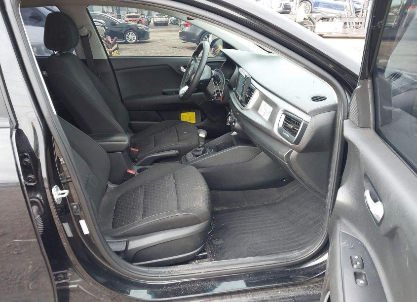 Photo 5 of 2019 Kia Rio S (VIN 3KPA24AB8KE218347)