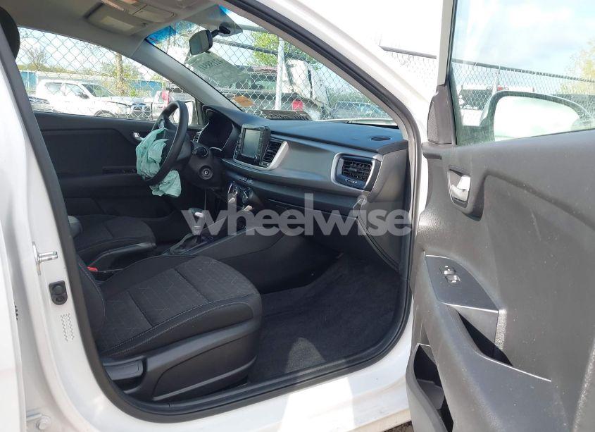 Photo 5 of 2019 Kia Rio S (VIN 3KPA24AB8KE233222)