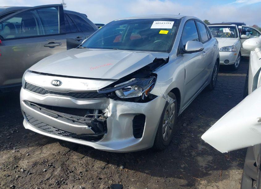 Photo 2 of 2019 Kia Rio S (VIN 3KPA24AB9KE188131)