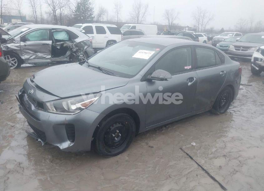 Photo 2 of 2019 Kia Rio S (VIN 3KPA24AB9KE198397)