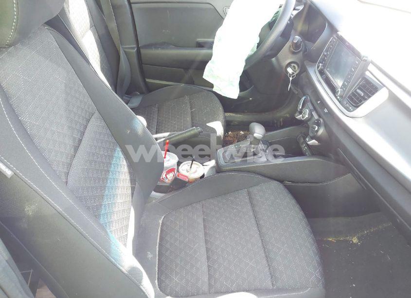 Photo 5 of 2019 Kia Rio S (VIN 3KPA24AB9KE209432)