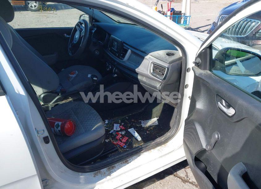 Photo 5 of 2018 Kia Rio LX (VIN 3KPA24ABXJE079790)