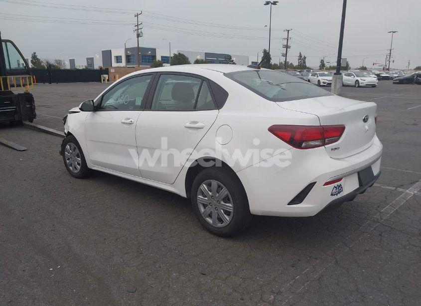 Photo 3 of 2021 Kia Rio LX (VIN 3KPA24AD3ME422560)