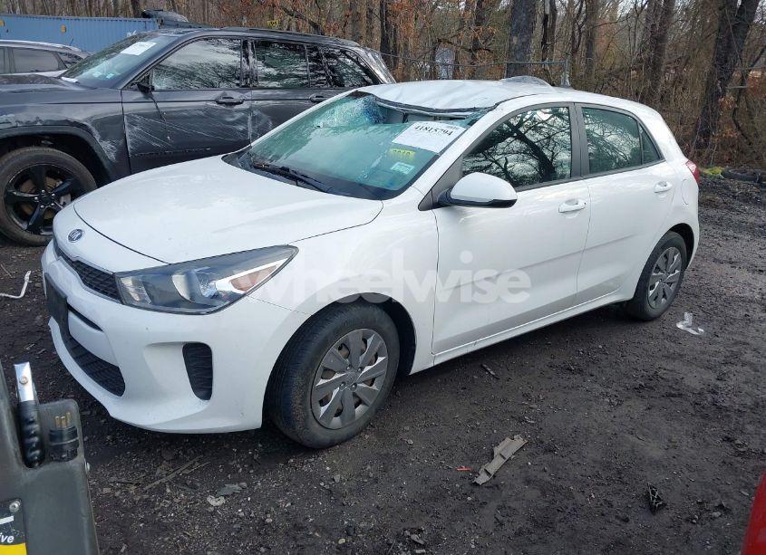 Photo 2 of 2019 Kia Rio 5-DOOR S (VIN 3KPA25AB7KE213842)