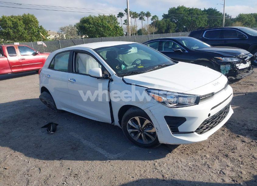 2022 Kia Rio 5-DOOR S (VIN 3KPA25AD6NE458511) main photo