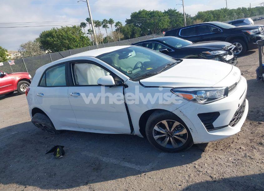 Photo 13 of 2022 Kia Rio 5-DOOR S (VIN 3KPA25AD6NE458511)