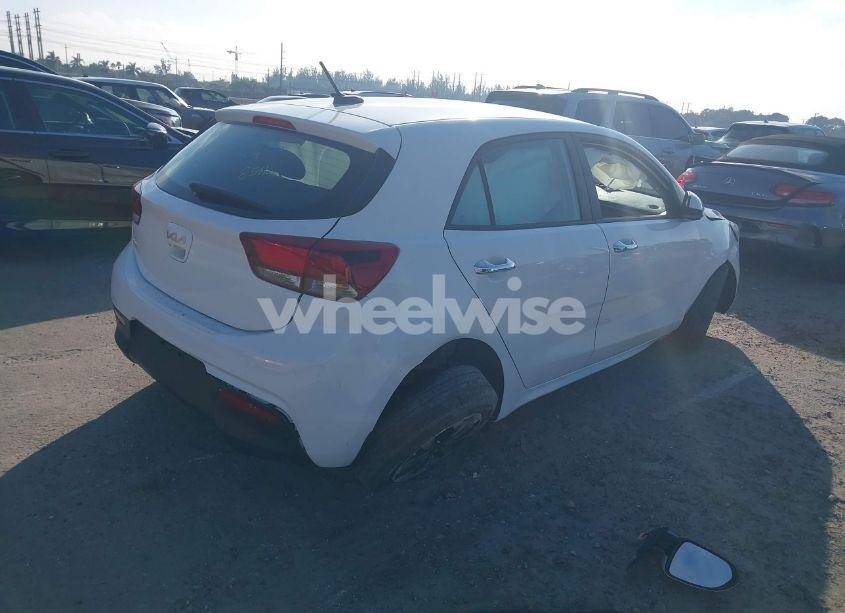 Photo 4 of 2022 Kia Rio 5-DOOR S (VIN 3KPA25AD6NE458511)