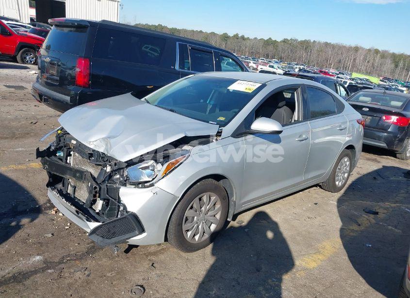 Photo 2 of 2018 Hyundai Accent SE (VIN 3KPC24A30JE024671)