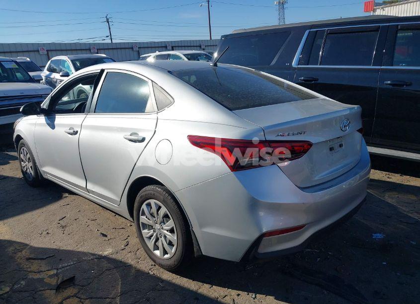 Photo 3 of 2018 Hyundai Accent SE (VIN 3KPC24A30JE024671)
