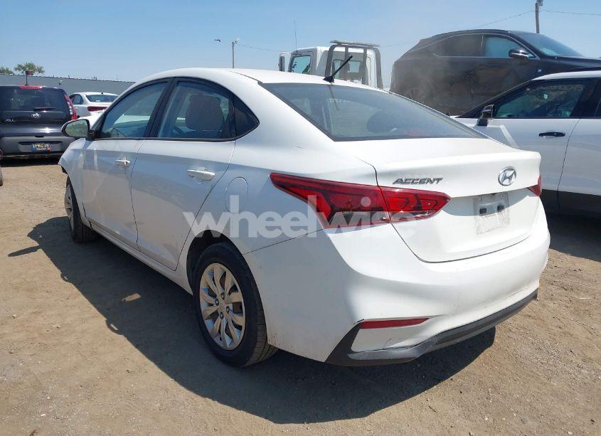 Photo 3 of 2018 Hyundai Accent SE (VIN 3KPC24A30JE026596)