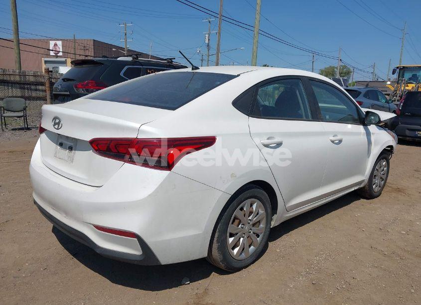 Photo 4 of 2018 Hyundai Accent SE (VIN 3KPC24A30JE026596)