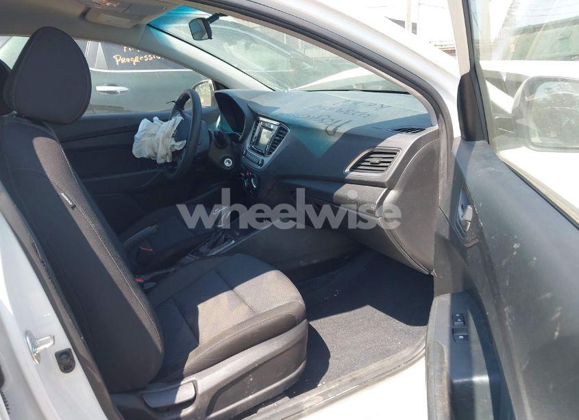 Photo 5 of 2018 Hyundai Accent SE (VIN 3KPC24A30JE026596)