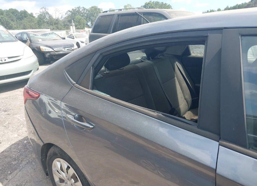 Photo 12 of 2018 Hyundai Accent SE (VIN 3KPC24A30JE031930)