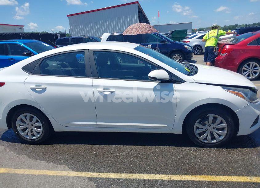 Photo 13 of 2019 Hyundai Accent SE (VIN 3KPC24A30KE058062)