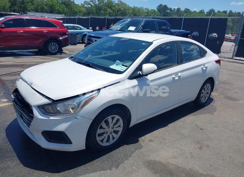 Photo 2 of 2019 Hyundai Accent SE (VIN 3KPC24A30KE058062)