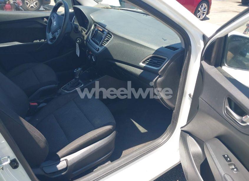 Photo 5 of 2019 Hyundai Accent SE (VIN 3KPC24A30KE058062)