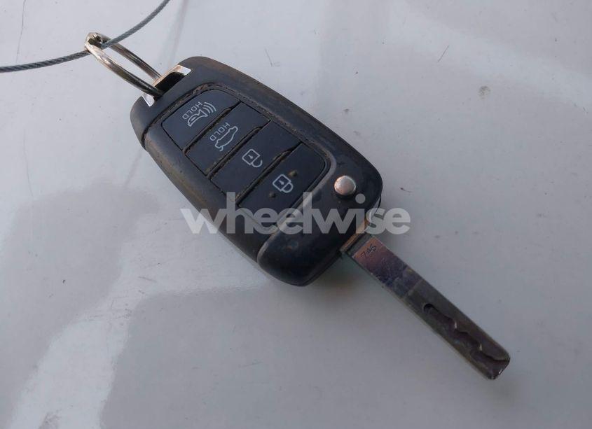 Photo 11 of 2019 Hyundai Accent SE (VIN 3KPC24A30KE067263)