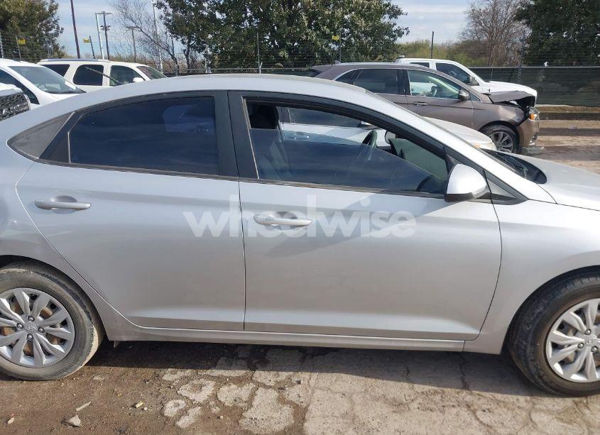 Photo 13 of 2019 Hyundai Accent SE (VIN 3KPC24A30KE088372)
