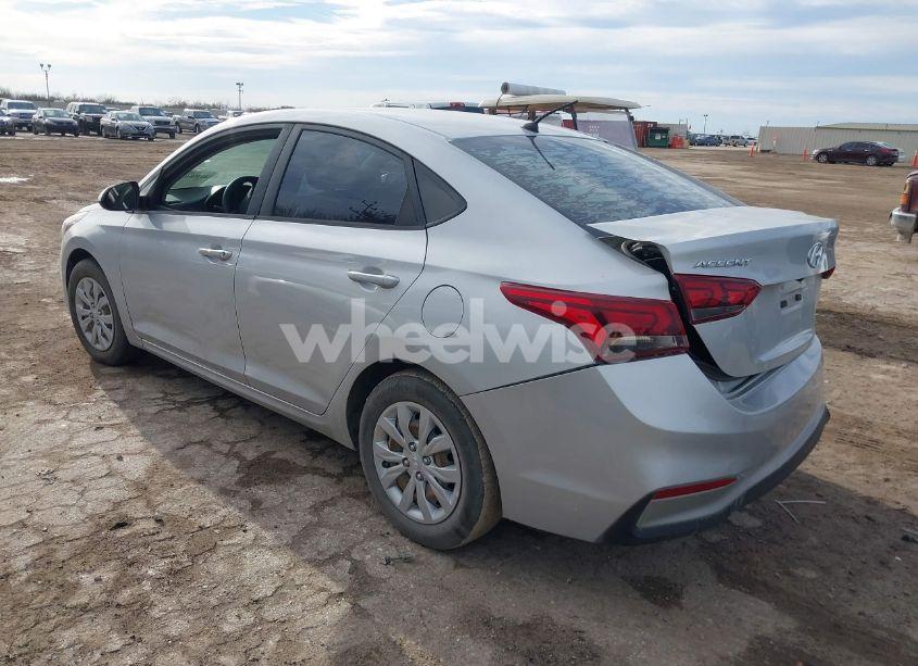 Photo 3 of 2019 Hyundai Accent SE (VIN 3KPC24A30KE088372)