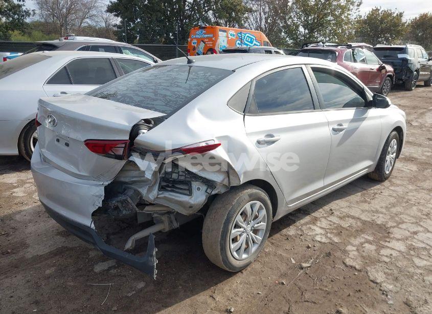 Photo 4 of 2019 Hyundai Accent SE (VIN 3KPC24A30KE088372)