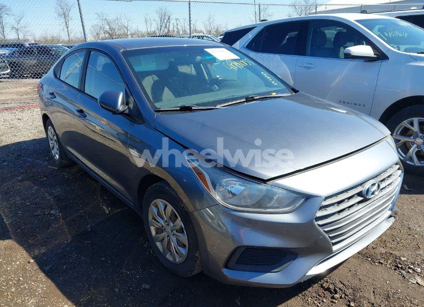 2018 Hyundai Accent SE (VIN 3KPC24A31JE018443) main photo