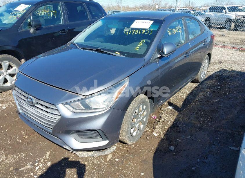 Photo 2 of 2018 Hyundai Accent SE (VIN 3KPC24A31JE018443)