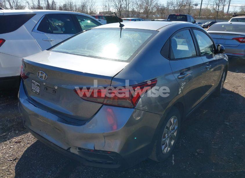 Photo 4 of 2018 Hyundai Accent SE (VIN 3KPC24A31JE018443)