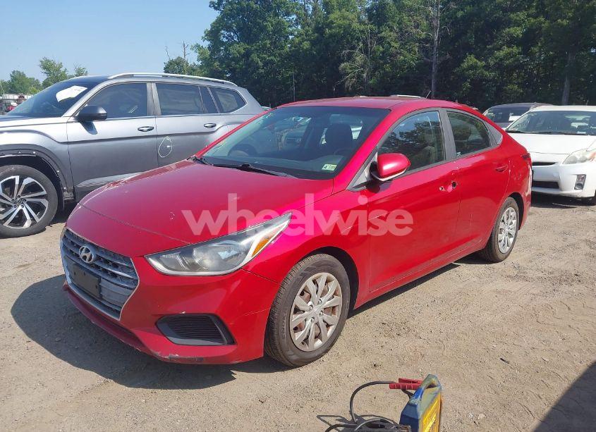 Photo 2 of 2018 Hyundai Accent SE (VIN 3KPC24A31JE021388)