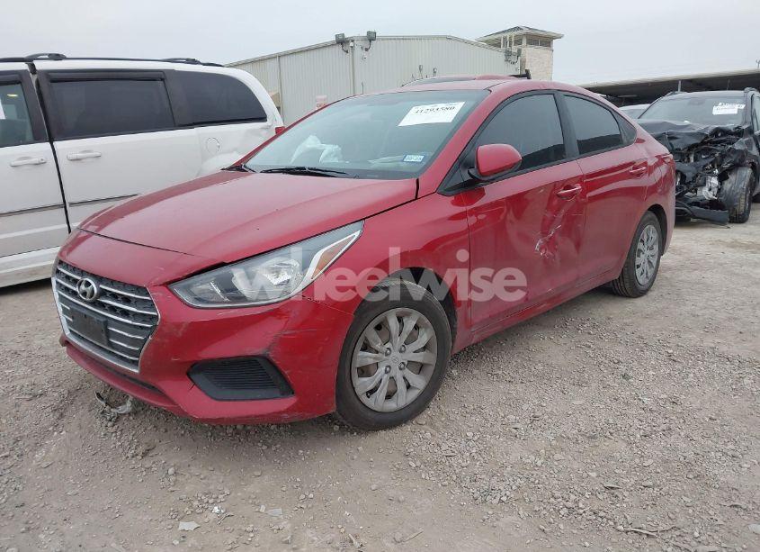 Photo 2 of 2019 Hyundai Accent SE (VIN 3KPC24A31KE060158)