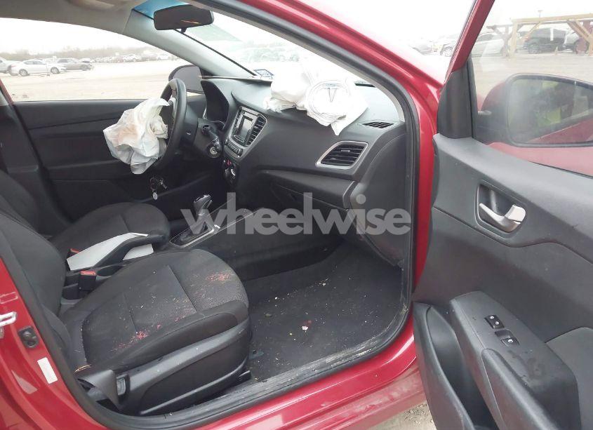 Photo 5 of 2019 Hyundai Accent SE (VIN 3KPC24A31KE060158)