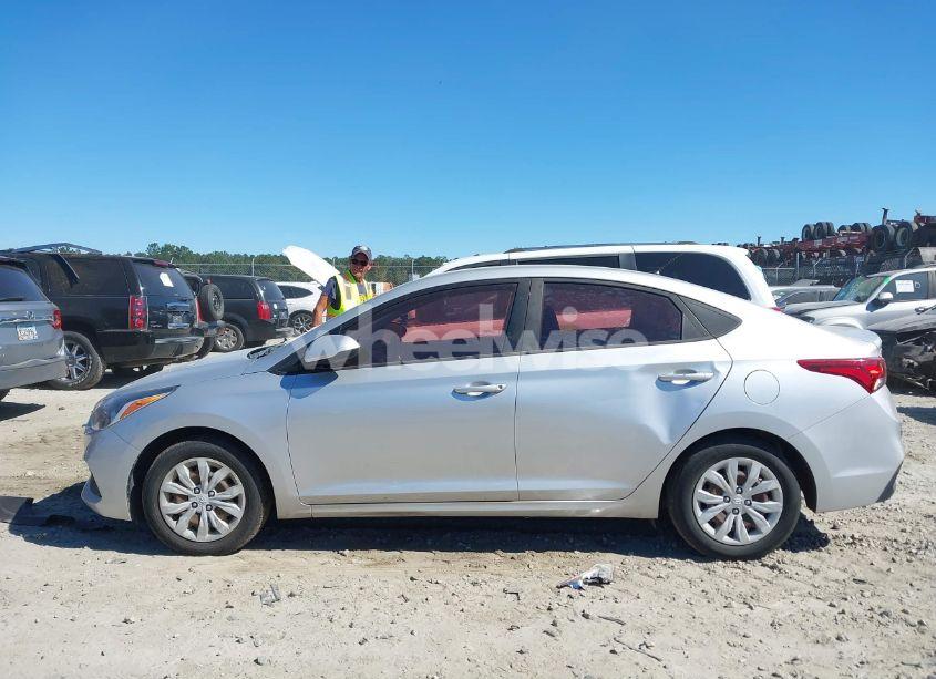 Photo 14 of 2019 Hyundai Accent SE (VIN 3KPC24A31KE061617)