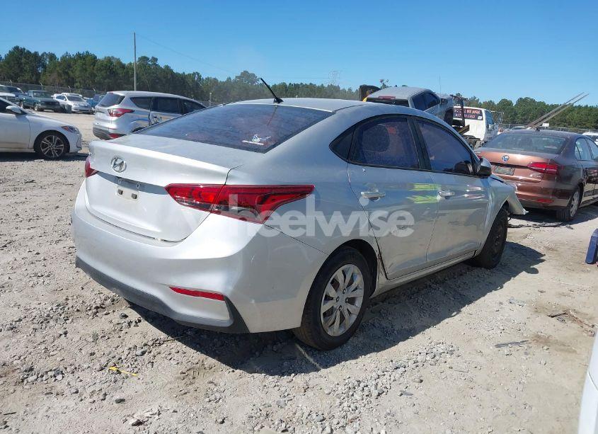 Photo 4 of 2019 Hyundai Accent SE (VIN 3KPC24A31KE061617)