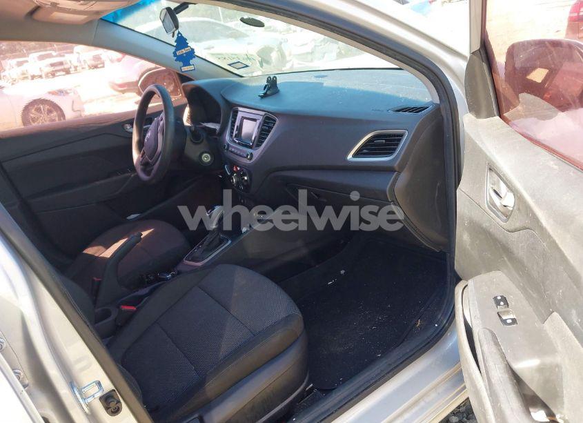 Photo 5 of 2019 Hyundai Accent SE (VIN 3KPC24A31KE061617)