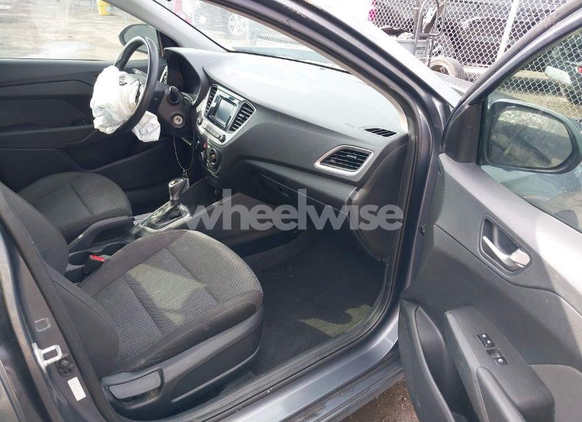 Photo 5 of 2019 Hyundai Accent SE (VIN 3KPC24A31KE064095)