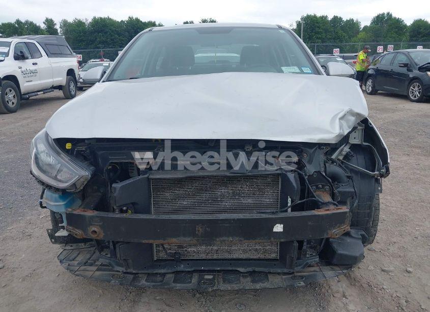 Photo 13 of 2019 Hyundai Accent SE (VIN 3KPC24A31KE079471)