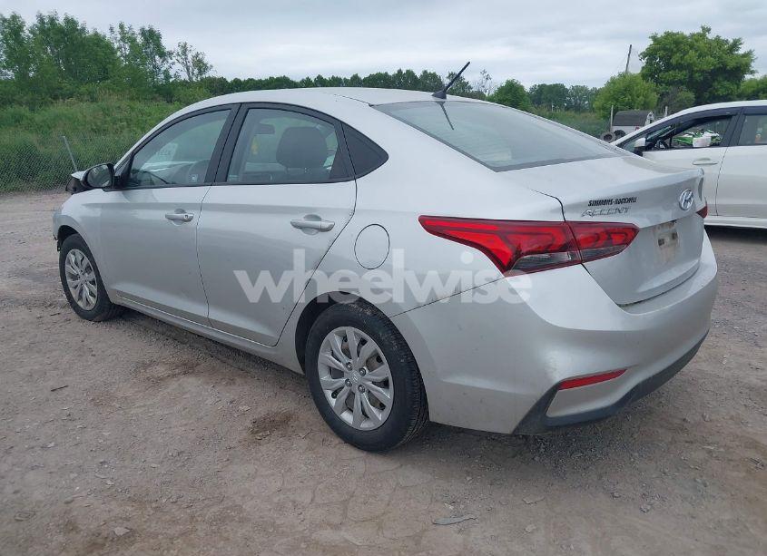 Photo 3 of 2019 Hyundai Accent SE (VIN 3KPC24A31KE079471)
