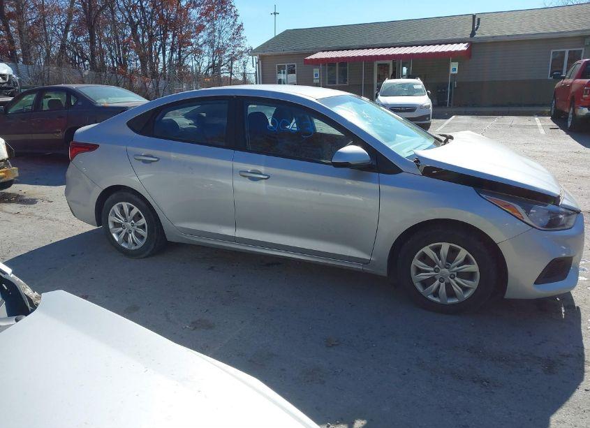 Photo 14 of 2018 Hyundai Accent SE (VIN 3KPC24A32JE005927)