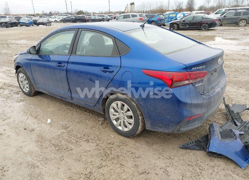 Photo 3 of 2018 Hyundai Accent SE (VIN 3KPC24A32JE023716)