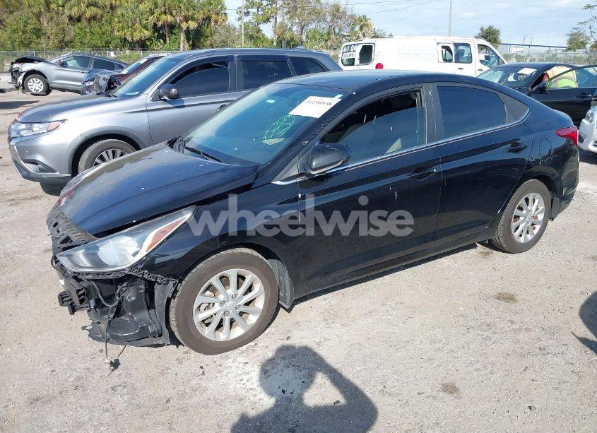 Photo 2 of 2019 Hyundai Accent SEL (VIN 3KPC24A32KE060928)