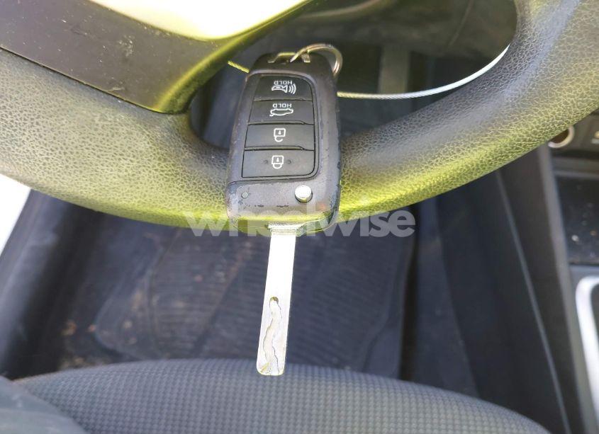 Photo 11 of 2019 Hyundai Accent SE (VIN 3KPC24A32KE077874)