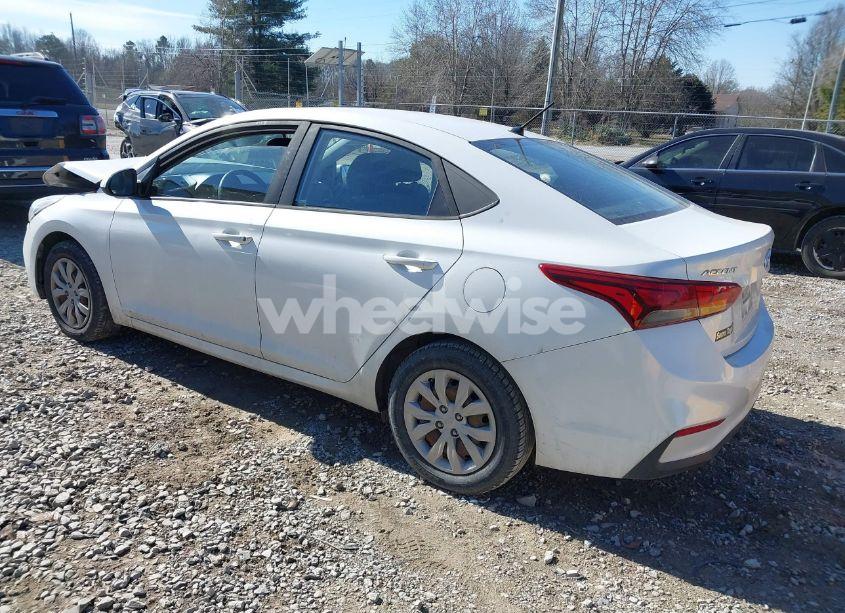 Photo 3 of 2019 Hyundai Accent SE (VIN 3KPC24A32KE077874)