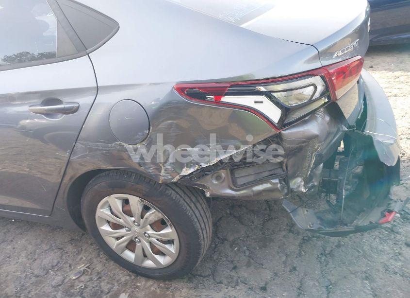 Photo 18 of 2018 Hyundai Accent SE (VIN 3KPC24A33JE022607)