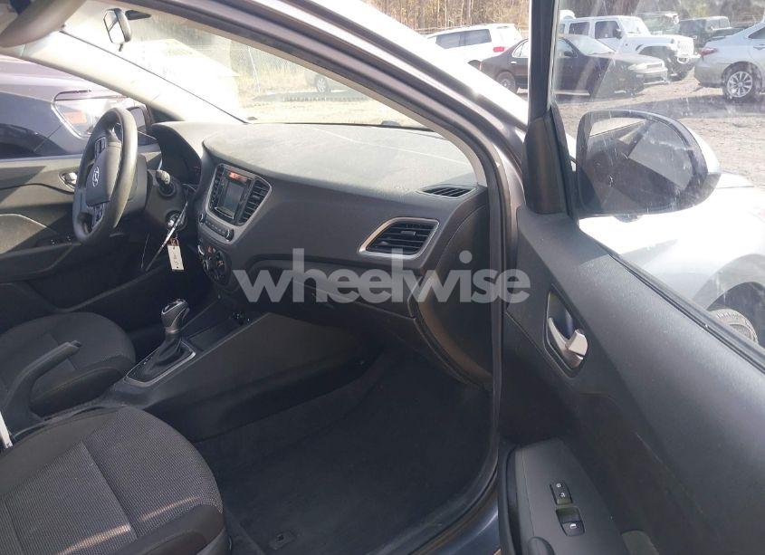 Photo 5 of 2018 Hyundai Accent SE (VIN 3KPC24A33JE022607)