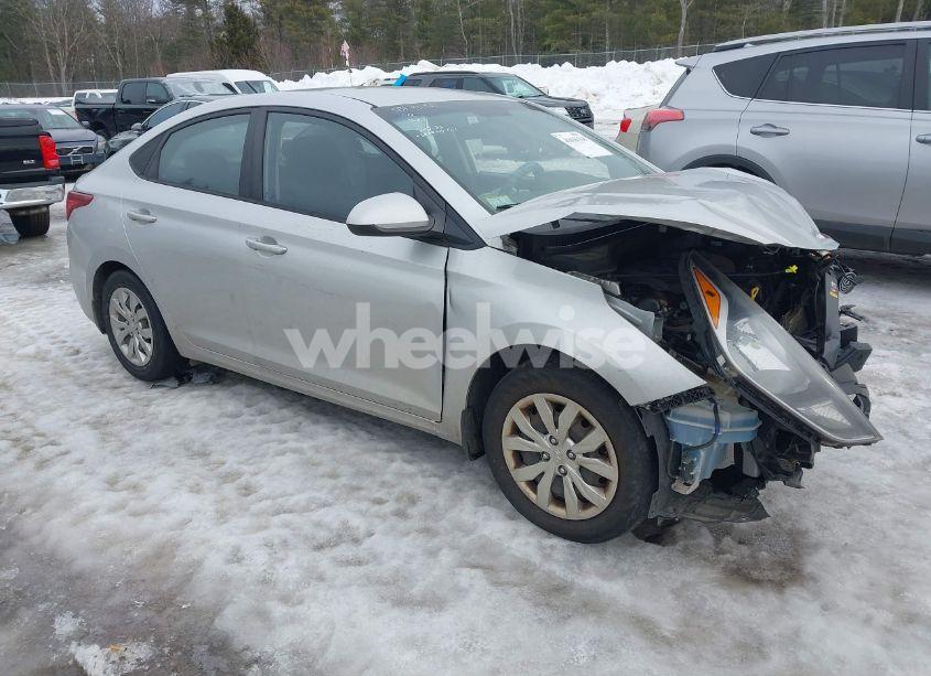 2018 Hyundai Accent SE (VIN 3KPC24A33JE025457) main photo